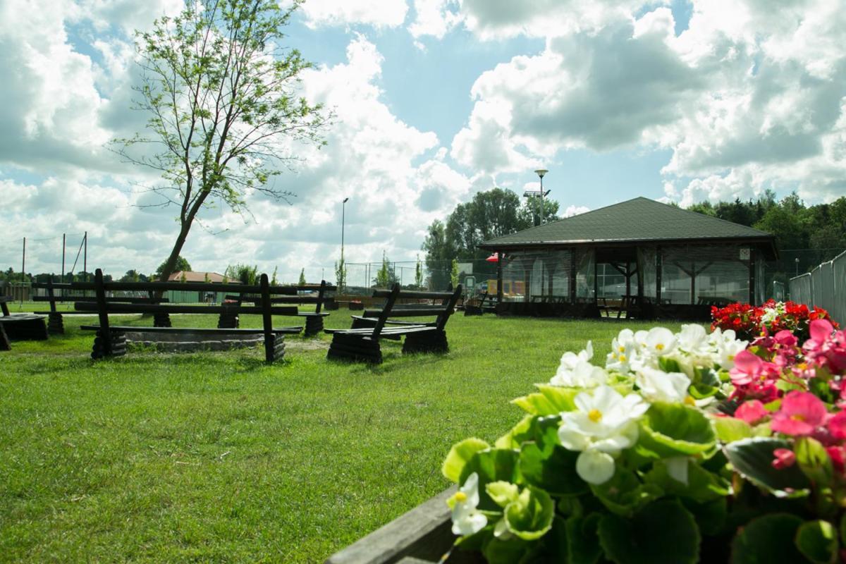 Camping Oaza Blonie Kornik Domki Standard Plus - 3 Pokoje ภายนอก รูปภาพ